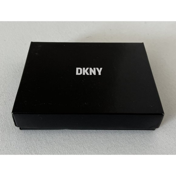 New DKNY Boxed Small Zip Around Wallet Leather Electric Pink - Picture 3 of 3